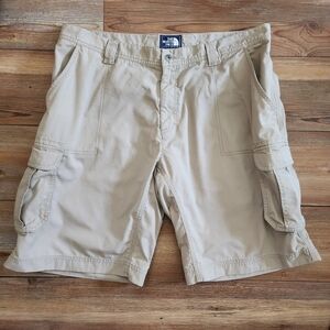 The North Face Ripstop Cargo Shorts Mens 40 Tan 11"